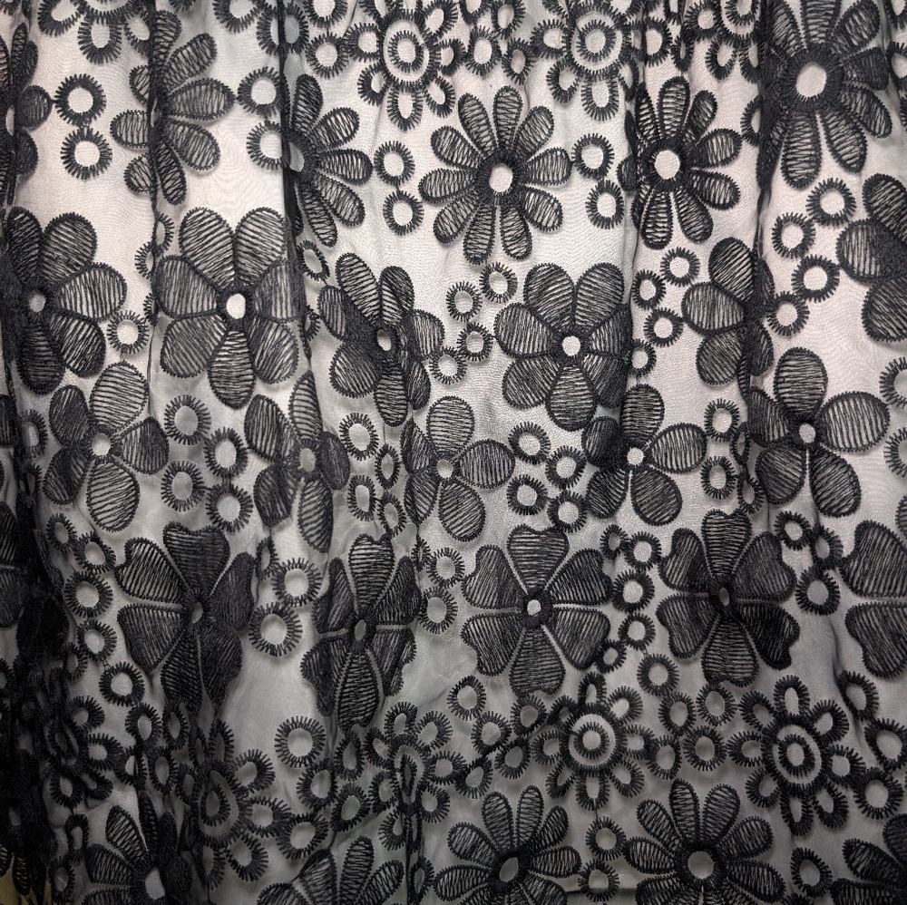 Kensie Elegant Black and White Sleeveless Dress - Picture 6 of 8